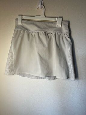 SPANX Get Moving Tennis Skort White Perforated Athletic Skirt Built-In Shorts L